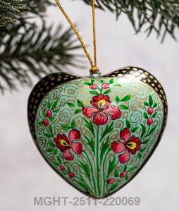 Handcrafted Hanging Hearts | Traditional Paper Mache Art | Pack of 10,000 Coded: MGHT-2511-220061 to MGHT-2511-220072